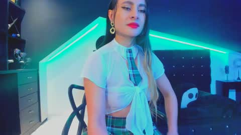 Coral  online show from 03-10-25, 06:23