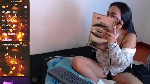 coraline2911 online show from 12-20-24, 11:00