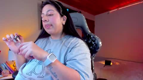 Snapshot of coraline_latin chatting on 01-20-25, 09:43 Coraline online show from 01-20-25, 09:43