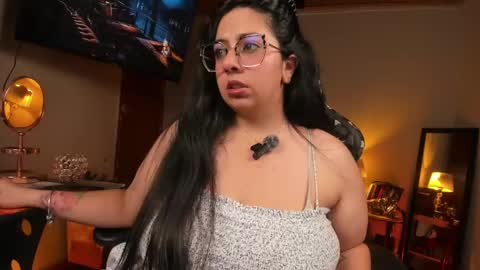 Snapshot of coraline_latin chatting on 03-01-25, 01:32 Coraline online show from 03-01-25, 01:32