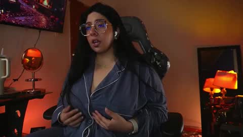 Snapshot of coraline_latin chatting on 10-12-25, 04:17 Coraline online show from 10-12-25, 04:17