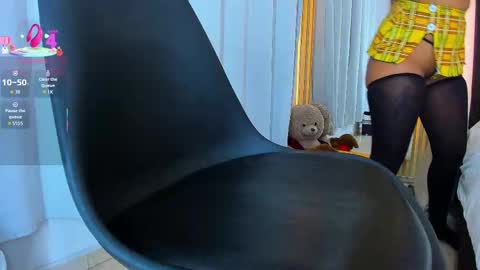 Coraline connected from 10 pm to 6 am Colombia time online show from 10-07-25, 02:31