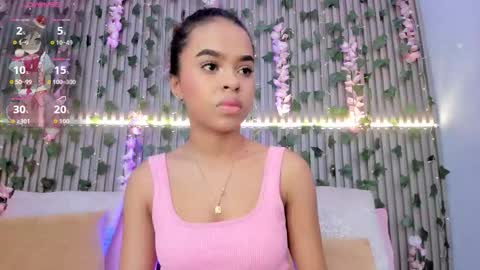 coralineross_ online show from 11-04-25, 10:58