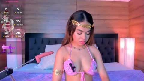 coralineross_ online show from 01-15-26, 04:55