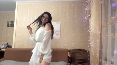 Elisheva online show from 02-06-26, 01:58