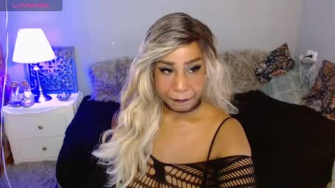 Snapshot of corinndupont chatting on 01-25-25, 05:29 CORINNDUPONT online show from 01-25-25, 05:29