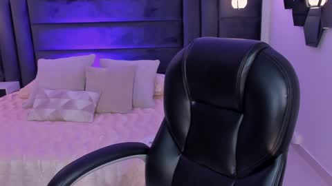 Corinne Russo online show from 02-05-25, 09:36