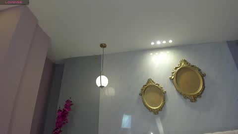 Snapshot of corinnerusso chatting on 05-11-26, 07:22 Corinne Russo online show from 05-11-26, 07:22