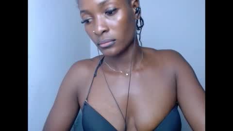 Snapshot of cornxslut chatting on 10-21-25, 10:10 cornxslut online show from 10-21-25, 10:10