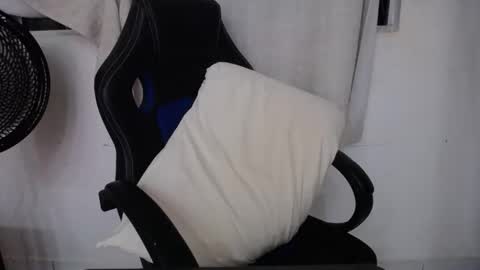 corolaxxl online show from 12-21-25, 01:02