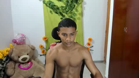 Snapshot of corzoethan chatting on 01-06-25, 11:31 Ethan online show from 01-06-25, 11:31