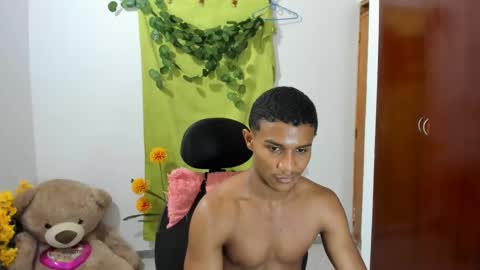 Snapshot of corzoethan chatting on 02-05-25, 03:34 Ethan online show from 02-05-25, 03:34