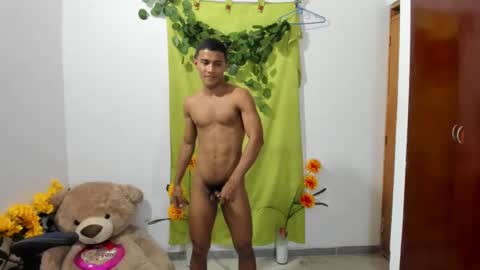 Snapshot of corzoethan chatting on 02-26-25, 01:21 Ethan online show from 02-26-25, 01:21