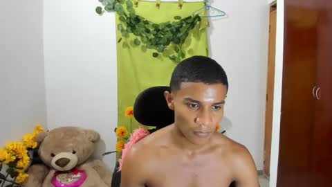 Snapshot of corzoethan chatting on 02-26-25, 04:36 Ethan online show from 02-26-25, 04:36