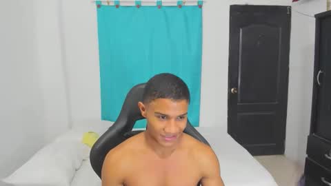 Snapshot of corzoethan chatting on 09-10-25, 02:22 Ethan online show from 09-10-25, 02:22