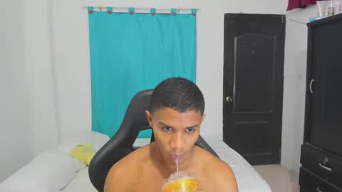 Snapshot of corzoethan chatting on 09-28-25, 11:10 Ethan online show from 09-28-25, 11:10