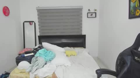 Snapshot of corzoethan chatting on 10-25-25, 12:07 Ethan online show from 10-25-25, 12:07