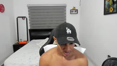 Snapshot of corzoethan chatting on 11-26-25, 11:39 Ethan online show from 11-26-25, 11:39