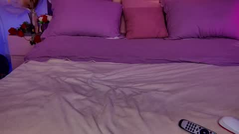 Sia online show from 02-14-25, 03:11