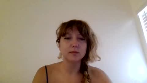 Snapshot of cosmiccoquette chatting on 09-14-25, 06:40 mamimaritza online show from 09-14-25, 06:40