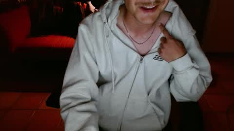 Snapshot of couldbesleeping chatting on 10-14-25, 04:02 couldbe online show from 10-14-25, 04:02