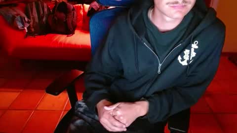 Snapshot of couldbesleeping chatting on 10-26-25, 05:35 couldbe online show from 10-26-25, 05:35