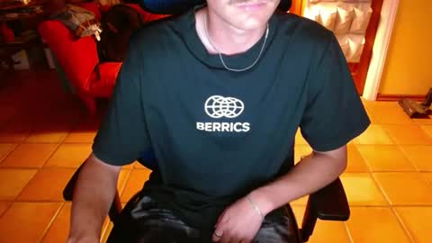 Snapshot of couldbesleeping chatting on 11-02-25, 06:05 couldbe online show from 11-02-25, 06:05