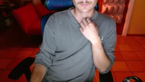 Snapshot of couldbesleeping chatting on 11-21-25, 01:48 couldbe online show from 11-21-25, 01:48