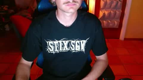 Snapshot of couldbesleeping chatting on 12-14-25, 02:28 couldbe online show from 12-14-25, 02:28