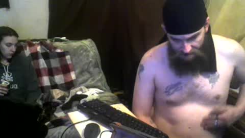 Snapshot of countryfuckers chatting on 01-06-25, 11:18 Alaskawildcouple online show from 01-06-25, 11:18