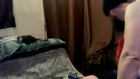 Snapshot of countryfuckers chatting on 01-17-25, 11:06 Alaskawildcouple online show from 01-17-25, 11:06