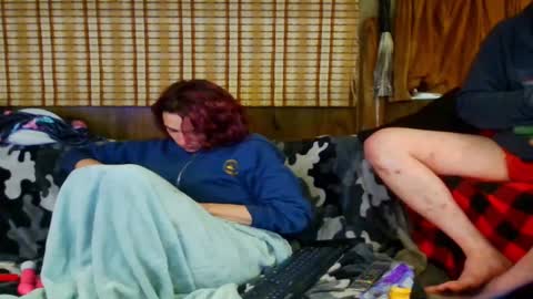 Snapshot of countryfuckers chatting on 09-16-25, 11:11 Alaskawildcouple online show from 09-16-25, 11:11