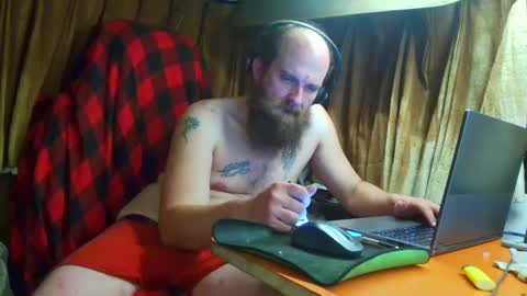 Snapshot of countryfuckers chatting on 09-18-25, 01:46 Alaskawildcouple online show from 09-18-25, 01:46