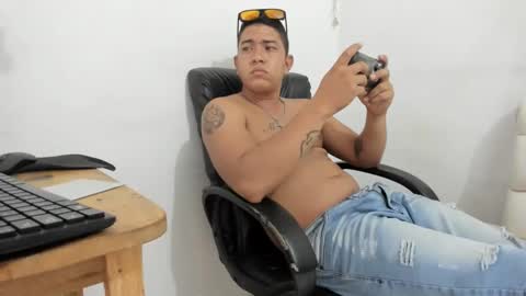 Snapshot of couple_fantasy30 chatting on 01-11-25, 10:51 Nikol y  tomy online show from 01-11-25, 10:51