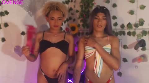 Snapshot of couple_sweet1016 chatting on 03-05-25, 08:32 ALEXA  KIM online show from 03-05-25, 08:32