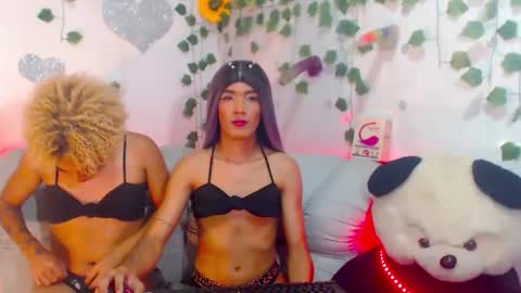 Snapshot of couple_sweet1016 chatting on 03-09-25, 05:39 ALEXA  KIM online show from 03-09-25, 05:39