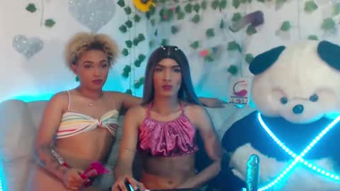 Snapshot of couple_sweet1016 chatting on 03-10-25, 06:45 ALEXA  KIM online show from 03-10-25, 06:45