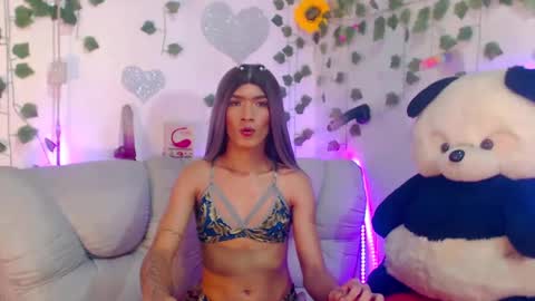 Snapshot of couple_sweet1016 chatting on 03-12-25, 08:52 ALEXA  KIM online show from 03-12-25, 08:52