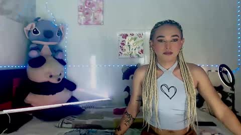 Snapshot of couple_sweet1016 chatting on 09-24-25, 03:48 ALEXA  KIM online show from 09-24-25, 03:48