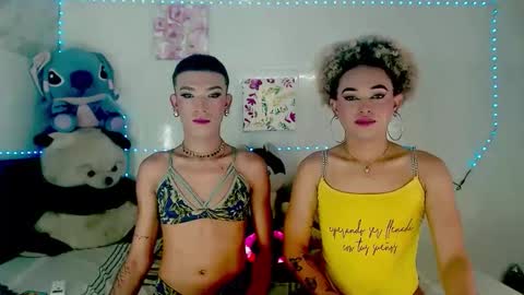 Snapshot of couple_sweet1016 chatting on 10-04-25, 12:19 ALEXA  KIM online show from 10-04-25, 12:19