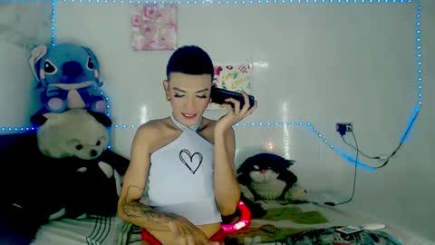 Snapshot of couple_sweet1016 chatting on 10-04-25, 09:57 ALEXA  KIM online show from 10-04-25, 09:57