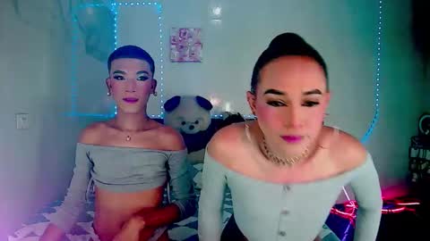 Snapshot of couple_sweet1016 chatting on 10-29-25, 03:25 ALEXA  KIM online show from 10-29-25, 03:25