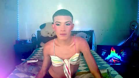 ALEXA  KIM online show from 12-15-25, 01:37