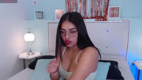 Snapshot of couplecolombia_gh chatting on 02-22-25, 03:45 lola y juan online show from 02-22-25, 03:45