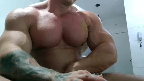 couplemuscle40 online show from 10-06-25, 01:36