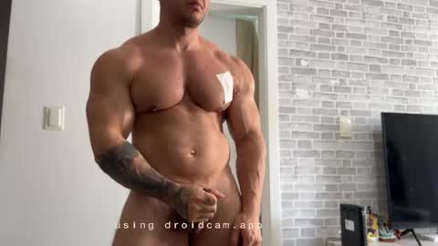 couplemuscle40 online show from 11-06-25, 01:34
