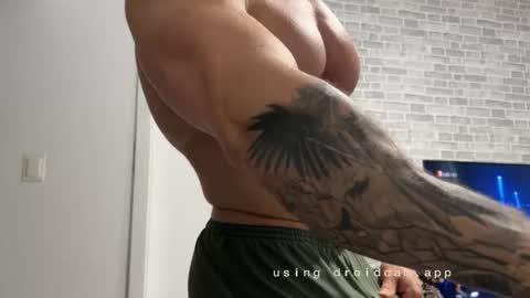 couplemuscle40 online show from 11-13-25, 08:41