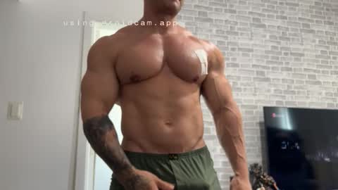 couplemuscle40 online show from 11-25-25, 04:07