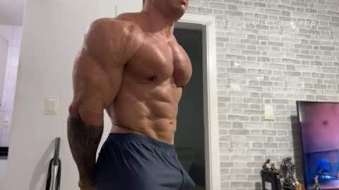couplemuscle40 online show from 02-12-26, 12:33