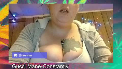 Snapshot of coupleofsinnerz chatting on 10-26-25, 01:50 coupleofsinnerz online show from 10-26-25, 01:50